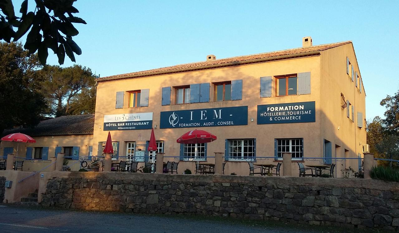 Hotel Restaurant Les 3 Chenes Fréjus Exterior foto